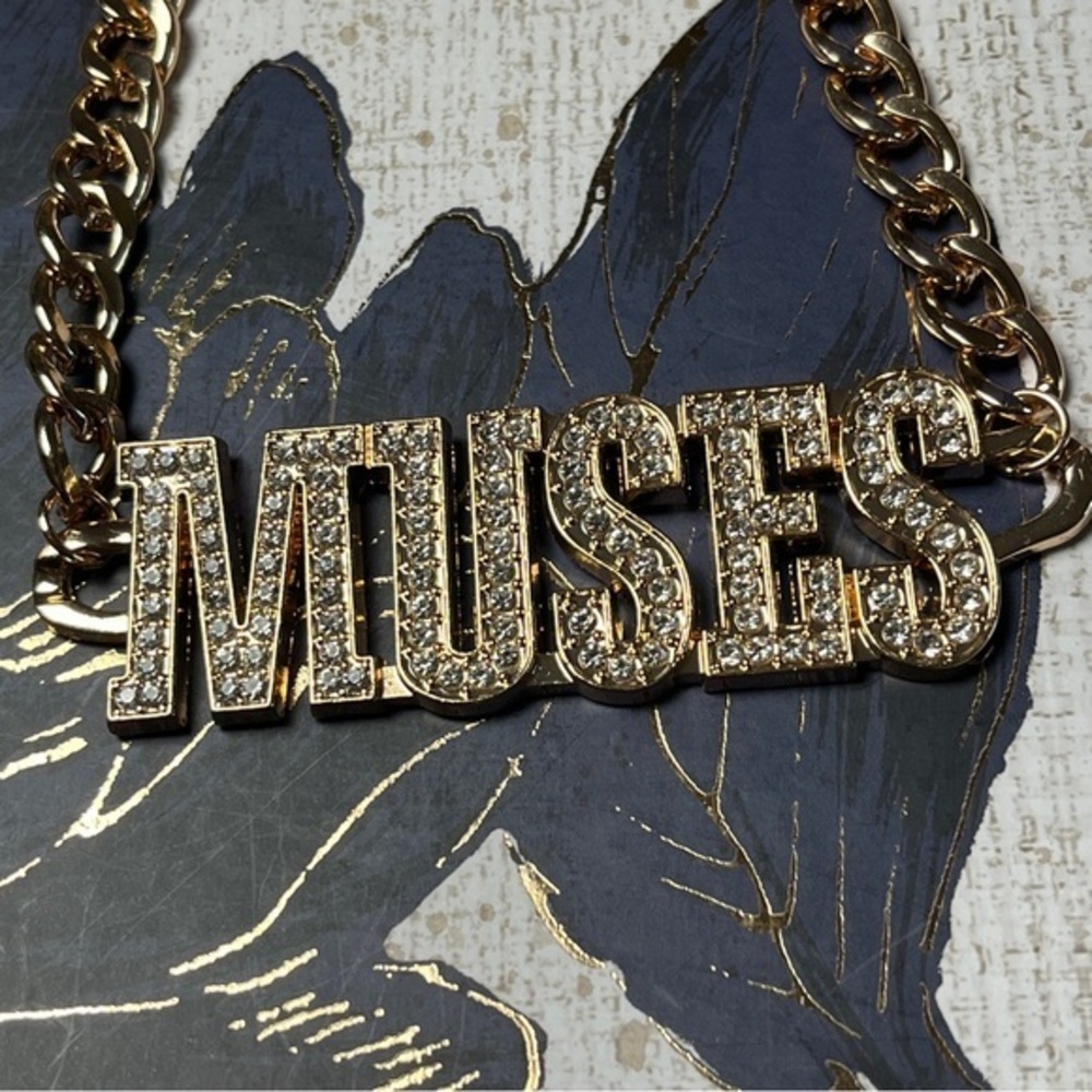 Estate Chunky Gold Metal Chain Necklace with Huge Oversized 'MUSES' Pendant D1